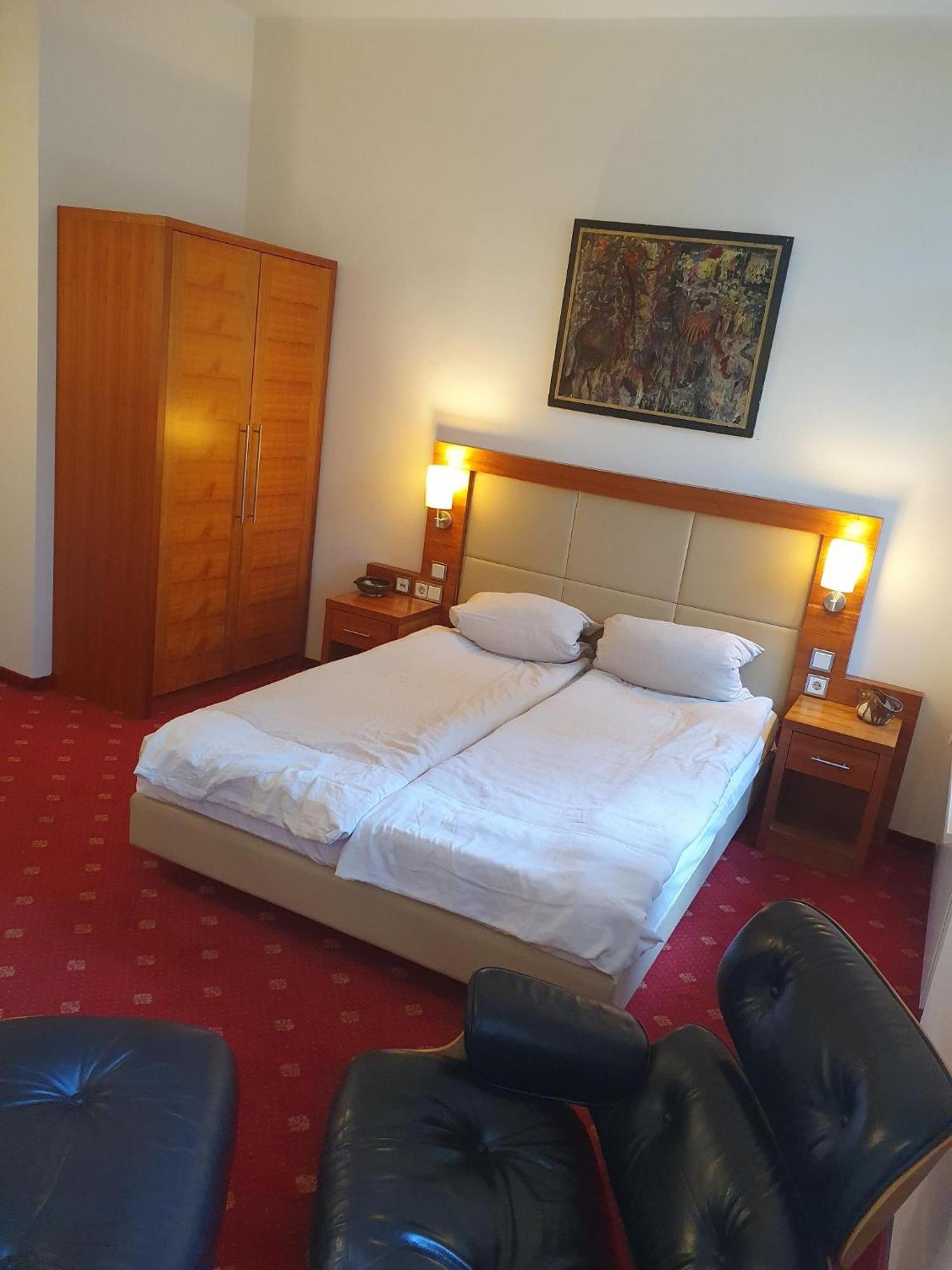 Die Villa, Zimmer 26, Dz Леверкузен Экстерьер фото